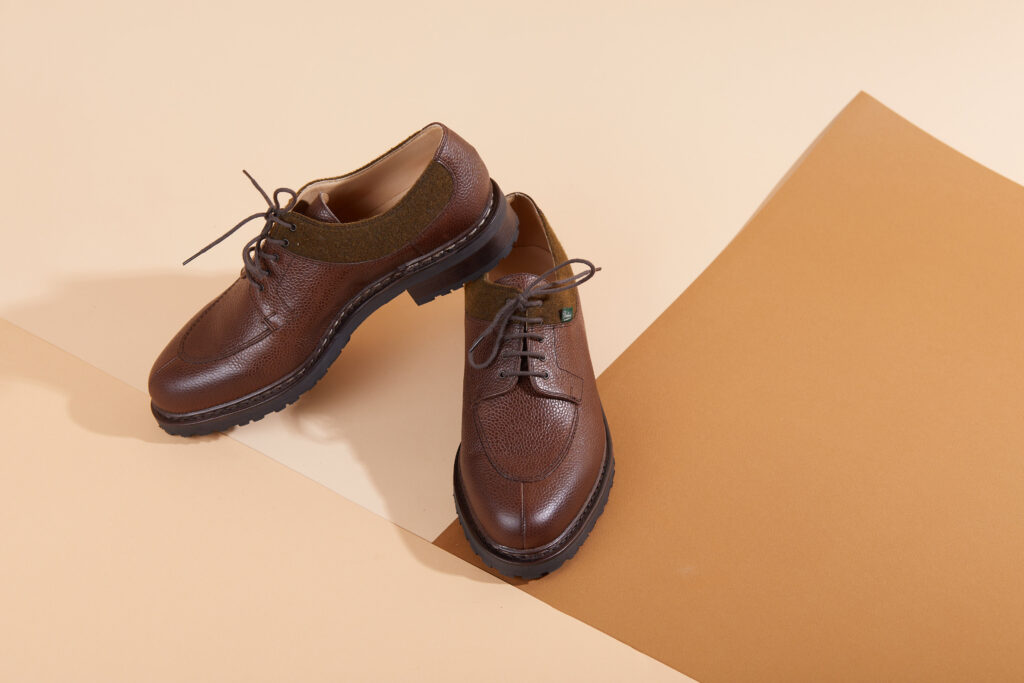 Des chaussures grandes tailles pour monsieur.